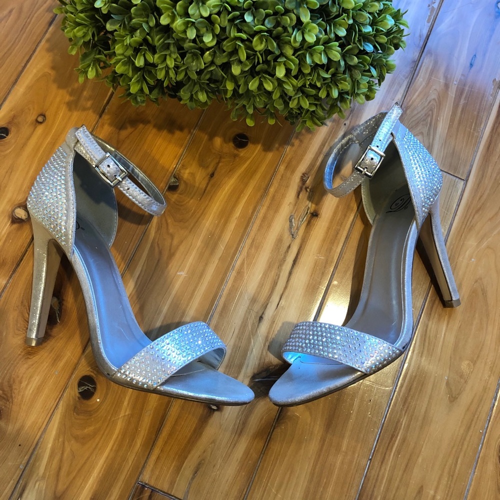 Dress up heels